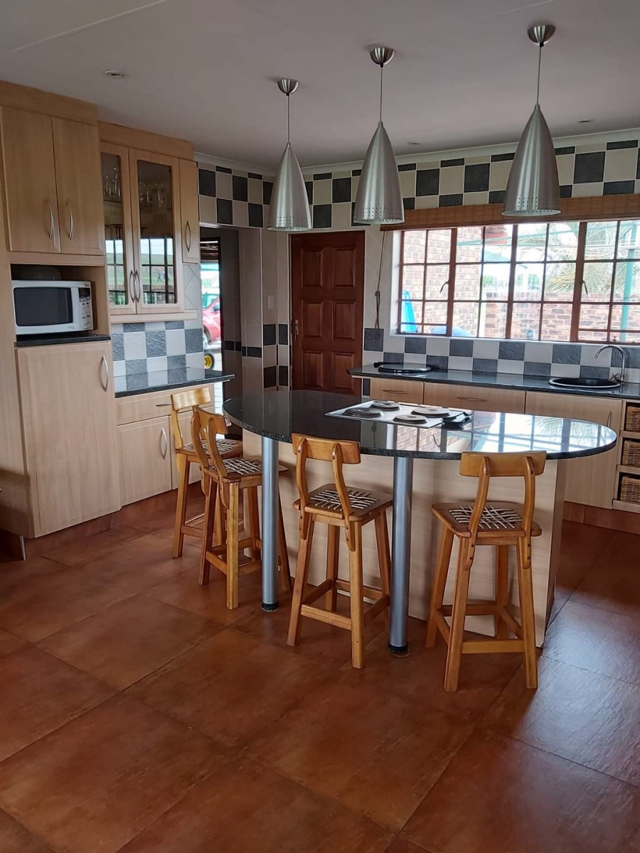 7 Bedroom Property for Sale in Oranjeville Free State